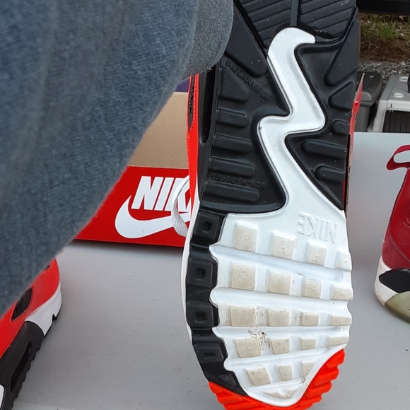 Shoes - Picture 6 of 7